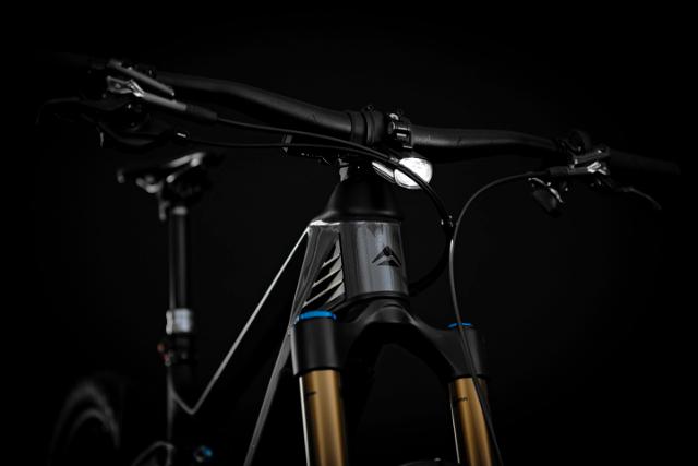 E-ONE SIXTY 8000 GLOSSY ORANGE/MATT BLACK S 42CM